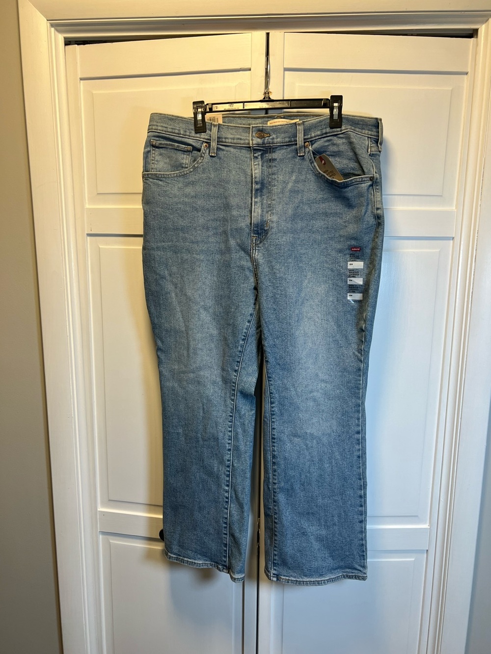 NWT Levi’s High Waisted Cropped Flare Jeans Size 18W Color Blue